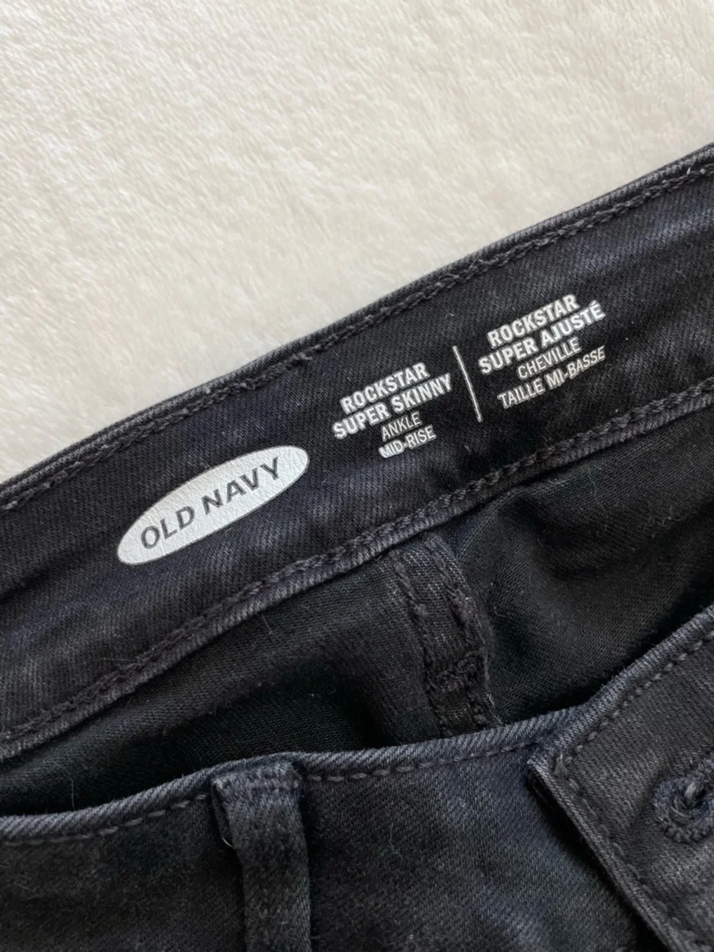 Old Navy Black Ripped Skinny Jeans - Picture 3 of 6